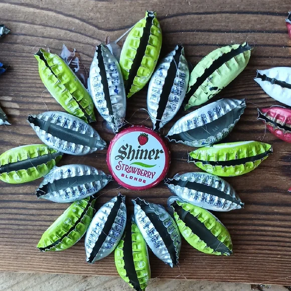 Homemade Bottle Cap Flower Wall Art 11 X5 - Picture 6 of 7